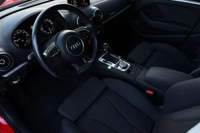 Audi A3 (2015) thumbnail 3