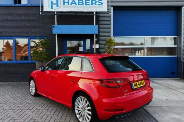 Audi A3 (2015) thumbnail 5