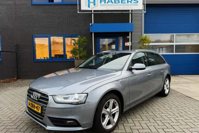 Audi A4 (2016) thumbnail 1