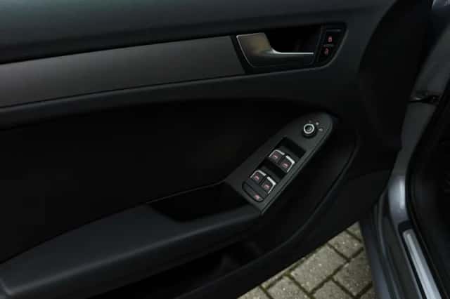 Audi A4 (2016) thumbnail 11