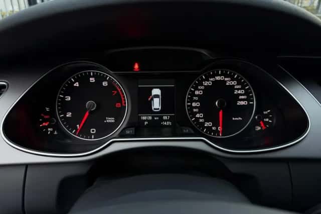 Audi A4 (2016) thumbnail 16