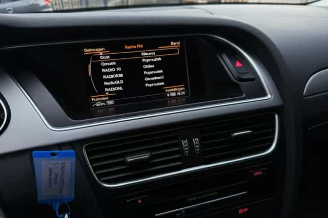 Audi A4 (2016) thumbnail 17