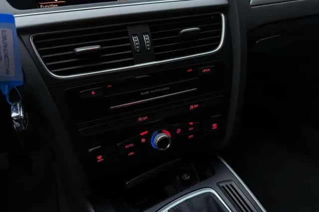 Audi A4 (2016) thumbnail 18