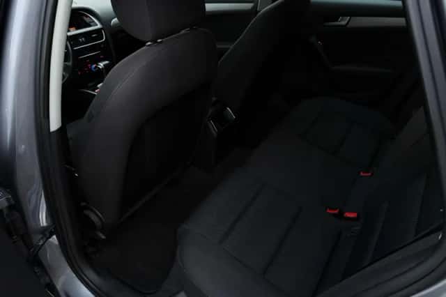 Audi A4 (2016) thumbnail 21