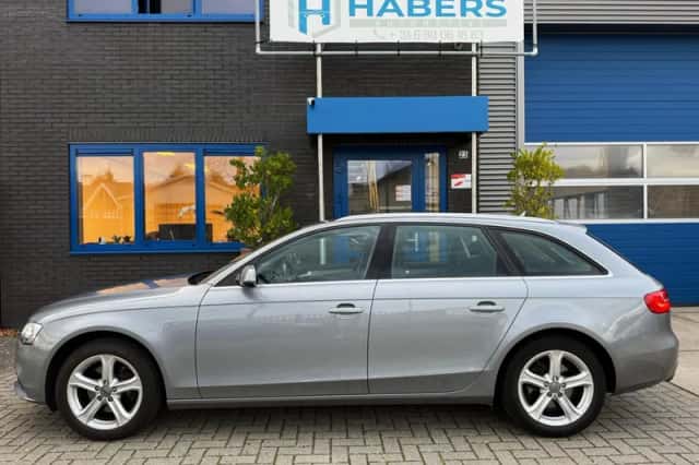 Audi A4 (2016) thumbnail 4
