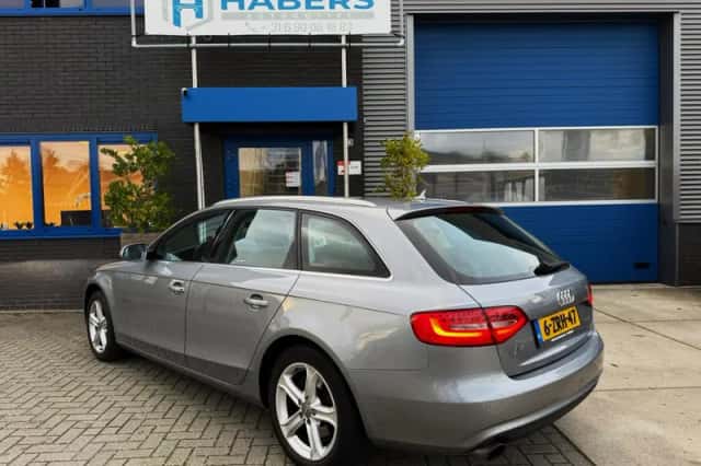 Audi A4 (2016) thumbnail 5