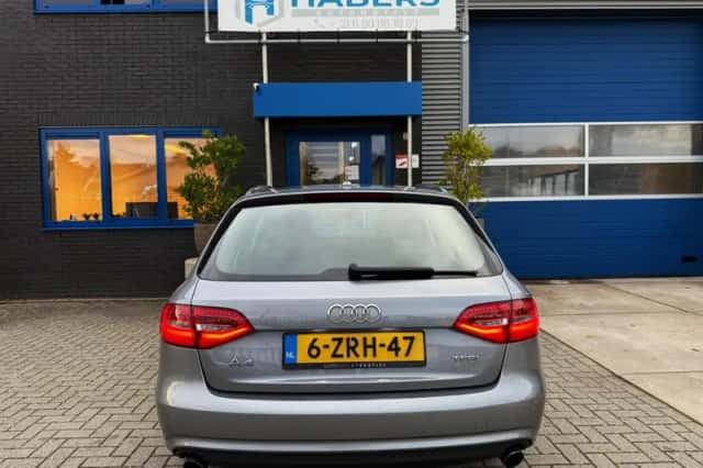 Audi A4 (2016) thumbnail 6