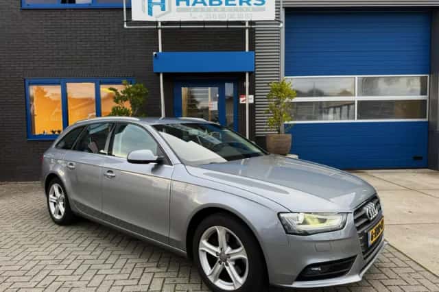 Audi A4 (2016) thumbnail 9