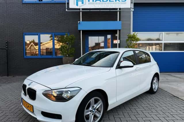 BMW 1-Serie (2012) thumbnail 1