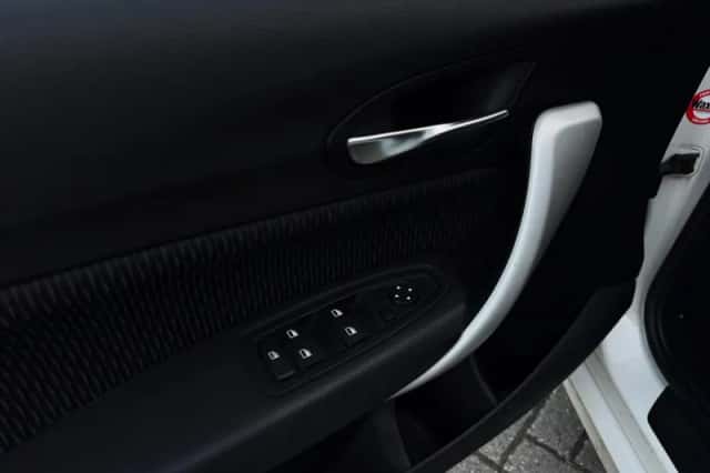 BMW 1-Serie (2012) thumbnail 11