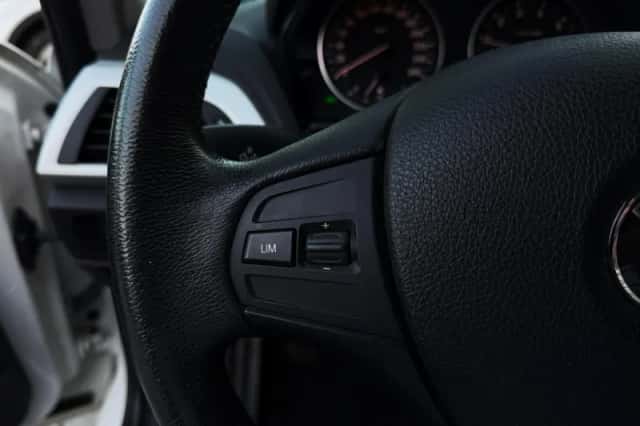 BMW 1-Serie (2012) thumbnail 15