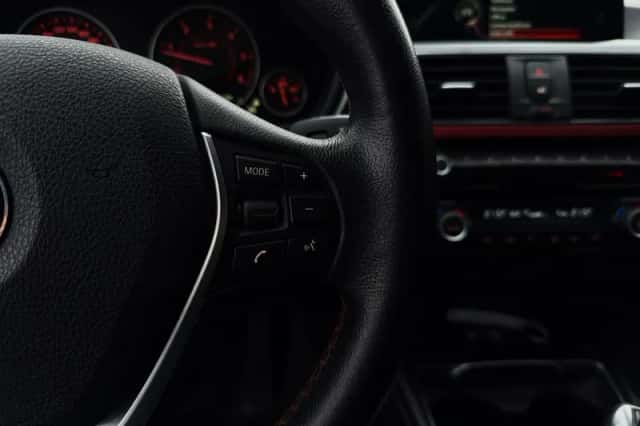 BMW 3-Serie (2015) thumbnail 14