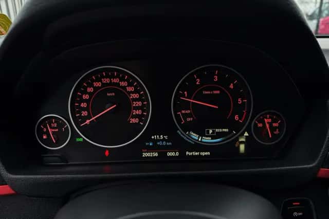 BMW 3-Serie (2015) thumbnail 16