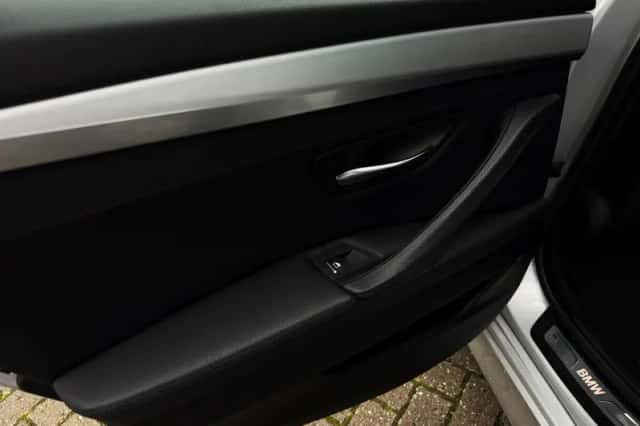 BMW 5-Serie (2014) thumbnail 25