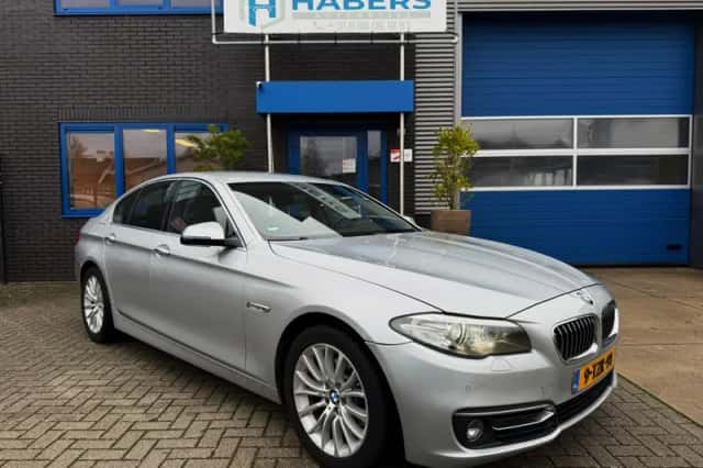 BMW 5-Serie (2014) thumbnail 10