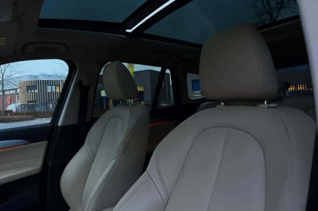 BMW X1 (2016) thumbnail 12