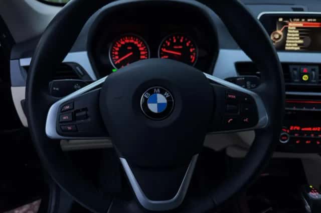BMW X1 (2016) thumbnail 16