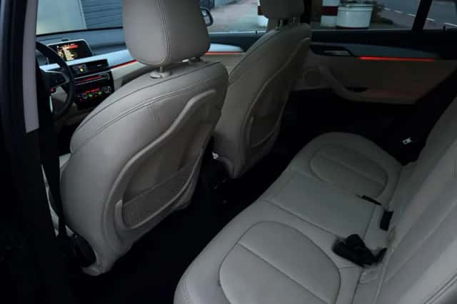 BMW X1 (2016) thumbnail 24