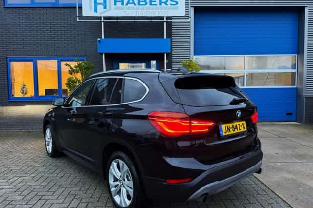 BMW X1 (2016) thumbnail 6