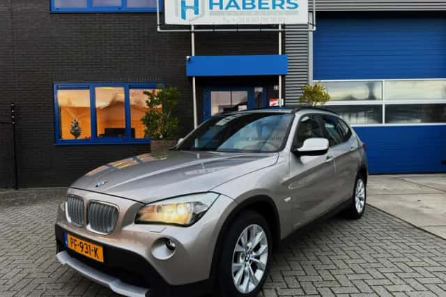 BMW X1 (2012) thumbnail 1