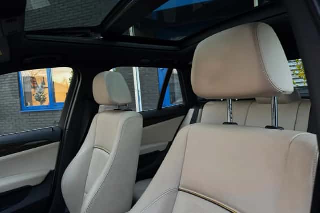 BMW X1 (2012) thumbnail 12