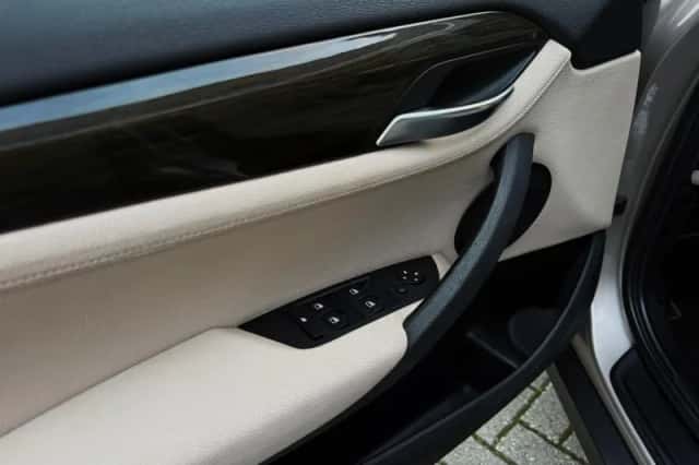 BMW X1 (2012) thumbnail 13