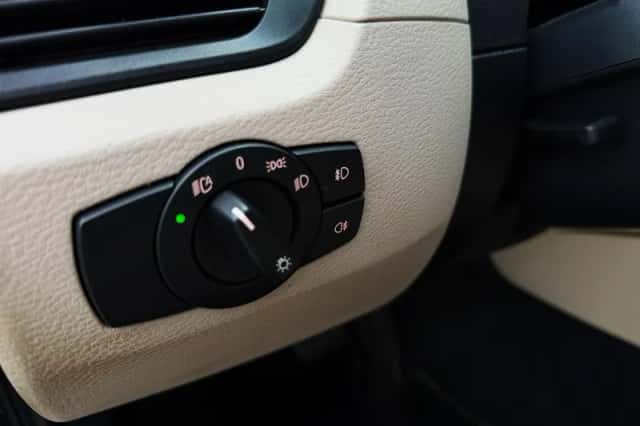 BMW X1 (2012) thumbnail 14