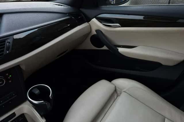 BMW X1 (2012) thumbnail 22