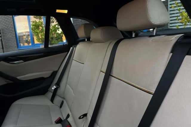 BMW X1 (2012) thumbnail 24