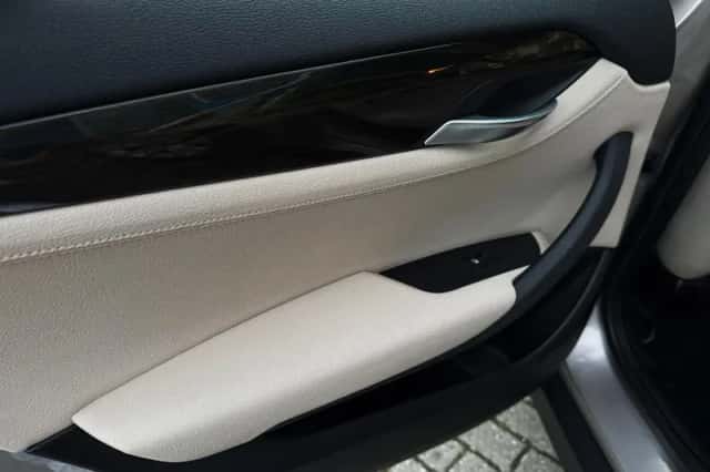 BMW X1 (2012) thumbnail 25