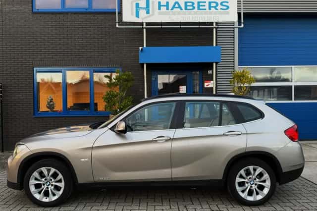 BMW X1 (2012) thumbnail 4