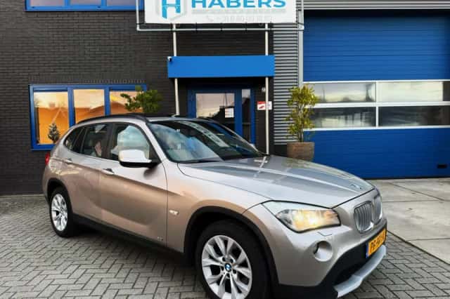 BMW X1 (2012) thumbnail 10