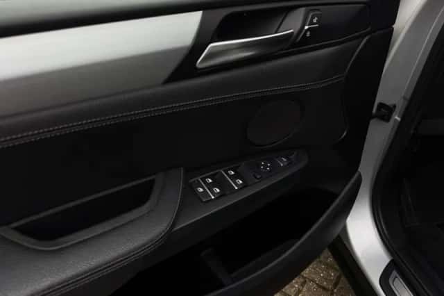 BMW X3 (2014) thumbnail 12