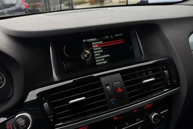 BMW X3 (2014) thumbnail 18