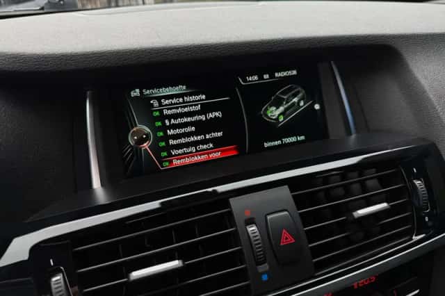 BMW X3 (2014) thumbnail 33