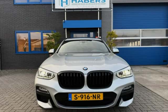 BMW X3 (2019) thumbnail 2