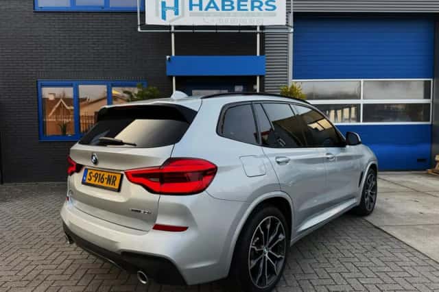 BMW X3 (2019) thumbnail 9
