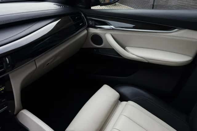 BMW X6 (2014) thumbnail 23