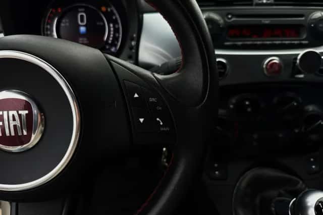 Fiat 500 (2015) thumbnail 17