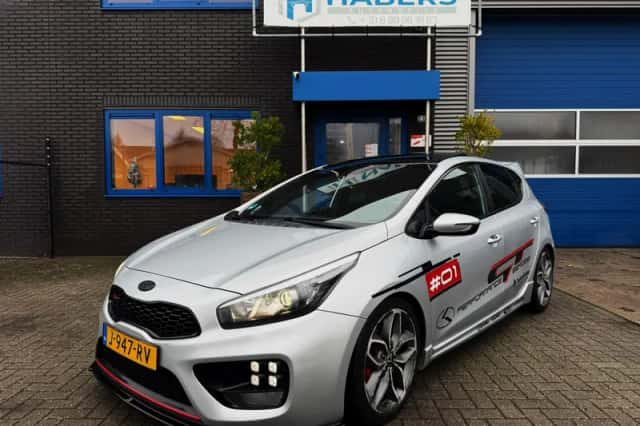 Kia Cee'd (2016) thumbnail 1