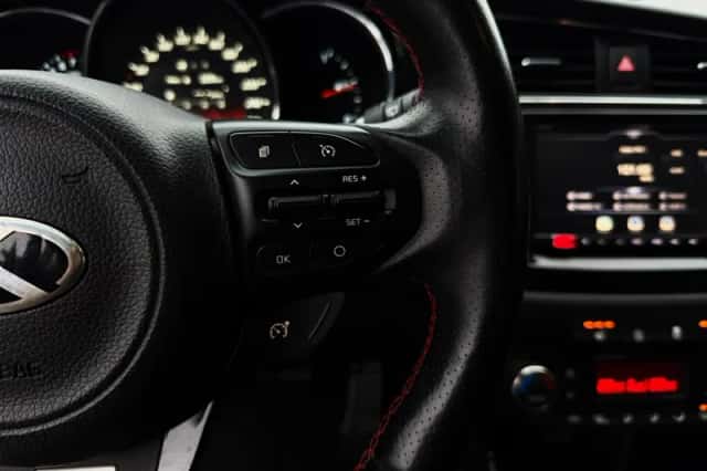 Kia Cee'd (2016) thumbnail 15