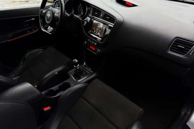 Kia Cee'd (2016) thumbnail 25