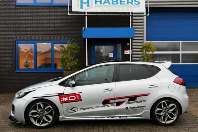Kia Cee'd (2016) thumbnail 4