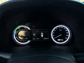 Kia Niro (2016) thumbnail 16