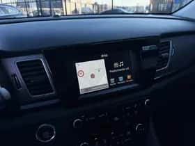 Kia Niro (2016) thumbnail 17
