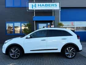 Kia Niro (2016) thumbnail 4
