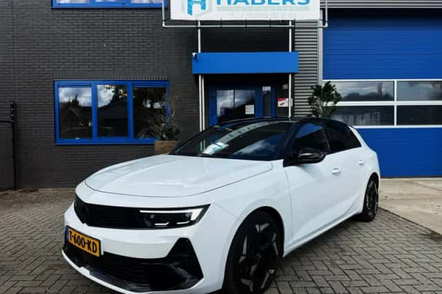 Opel Astra (2023) thumbnail 1