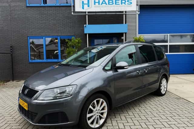 SEAT Alhambra (2011) thumbnail 1