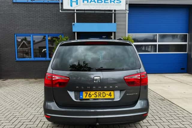 SEAT Alhambra (2011) thumbnail 6