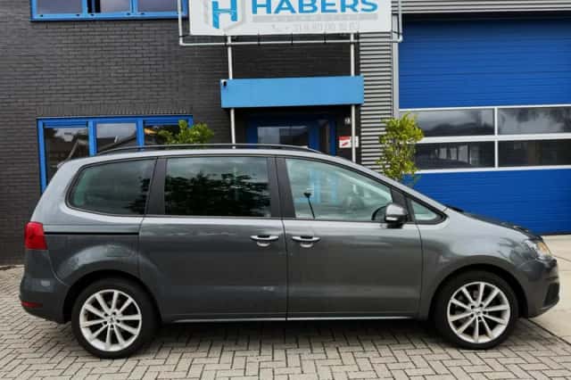 SEAT Alhambra (2011) thumbnail 8